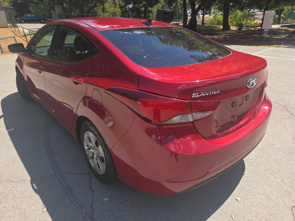 2016 Hyundai Elantra Image 4