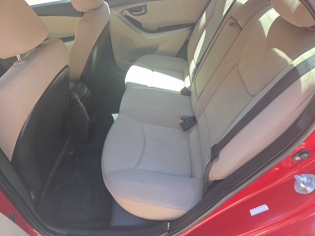 2016 Hyundai Elantra Image 18