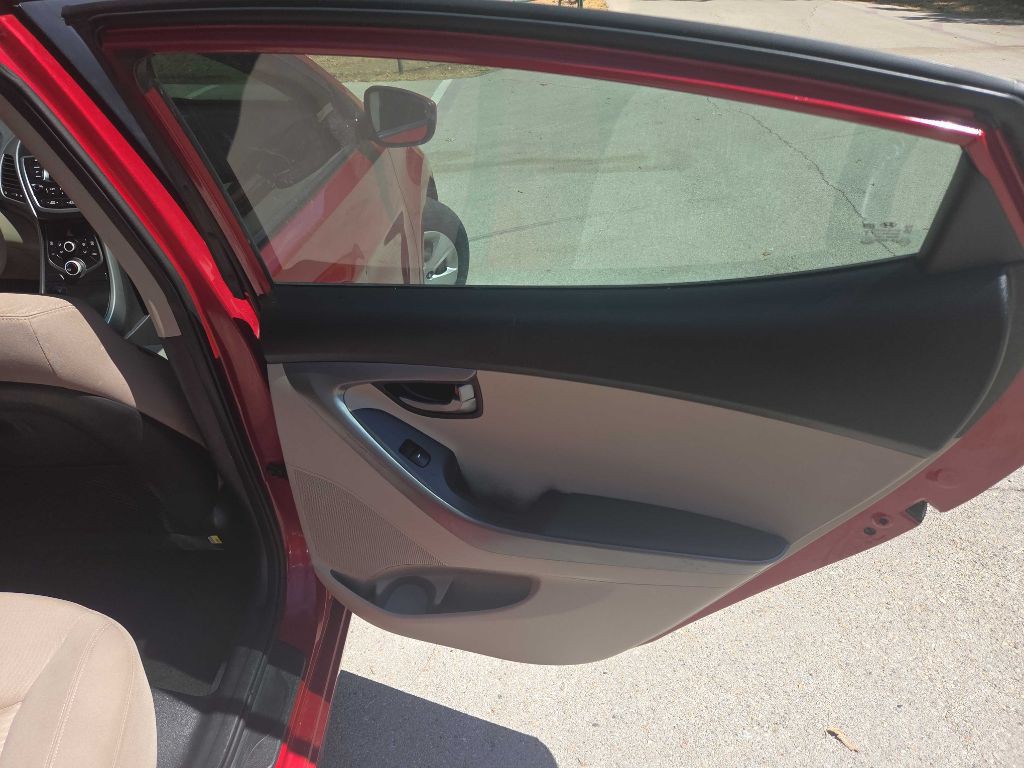 2016 Hyundai Elantra Image 20