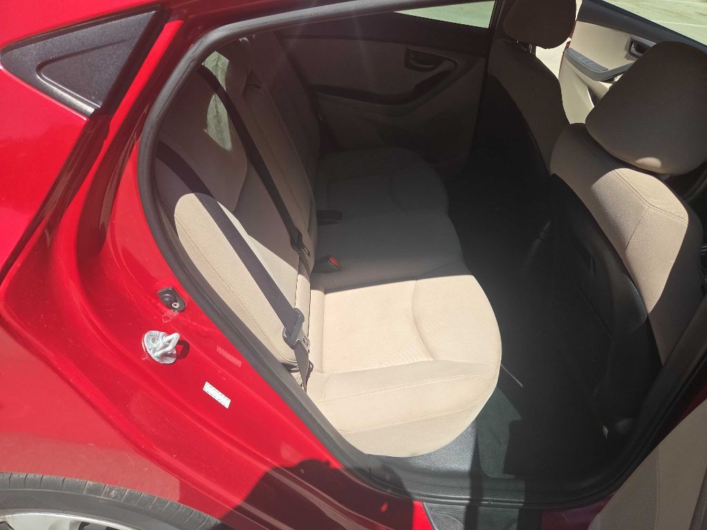 2016 Hyundai Elantra Image 21