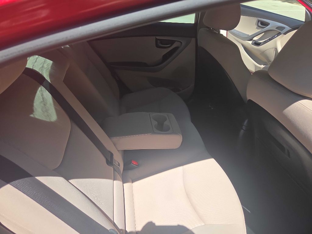 2016 Hyundai Elantra Image 22