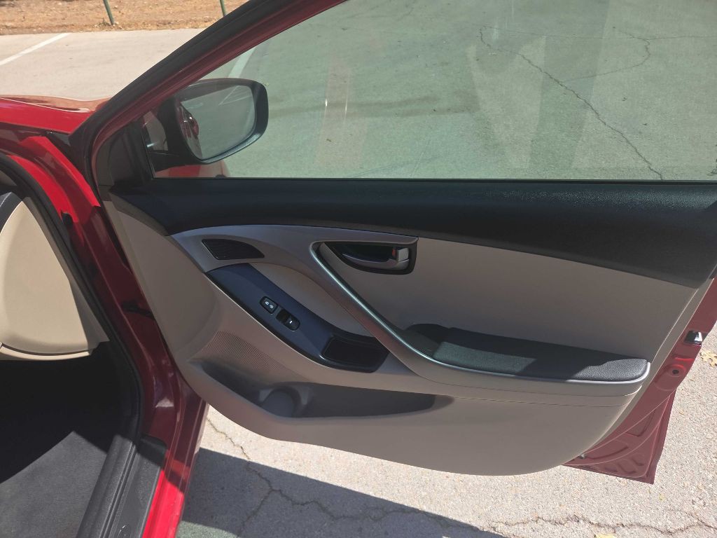 2016 Hyundai Elantra Image 23