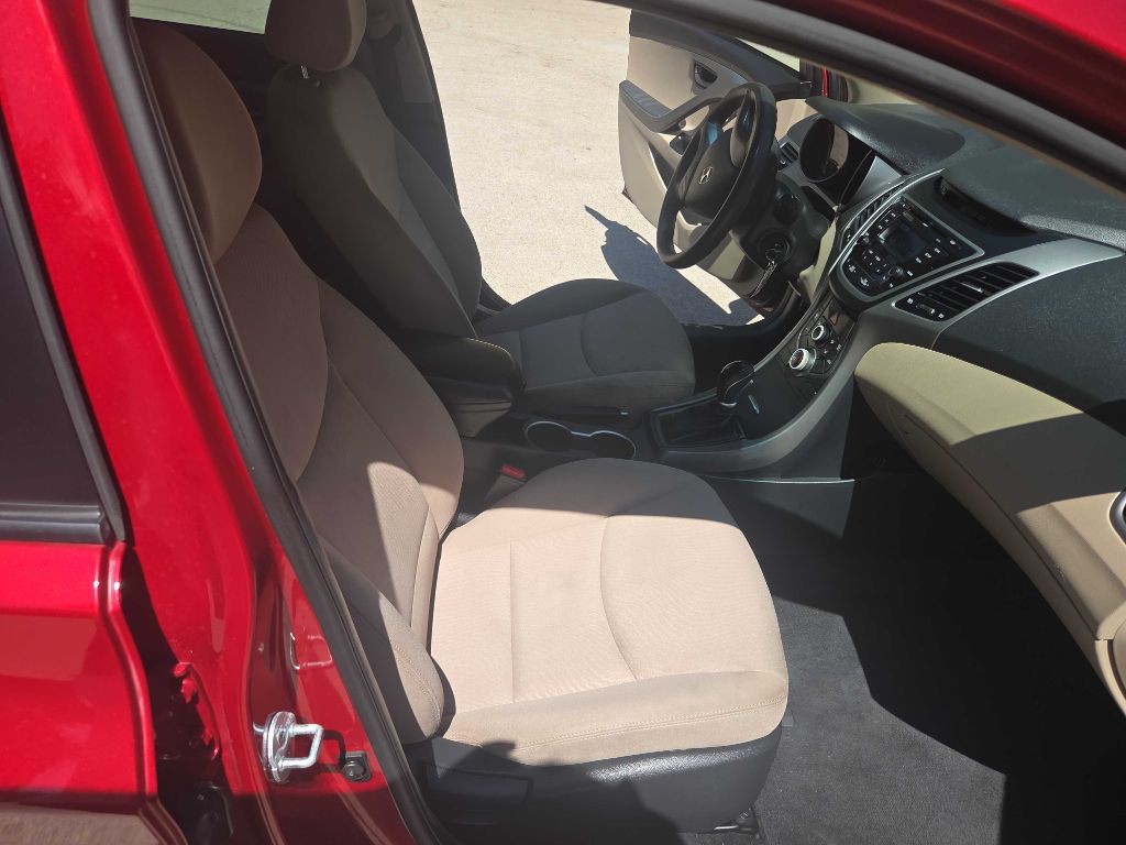 2016 Hyundai Elantra Image 24