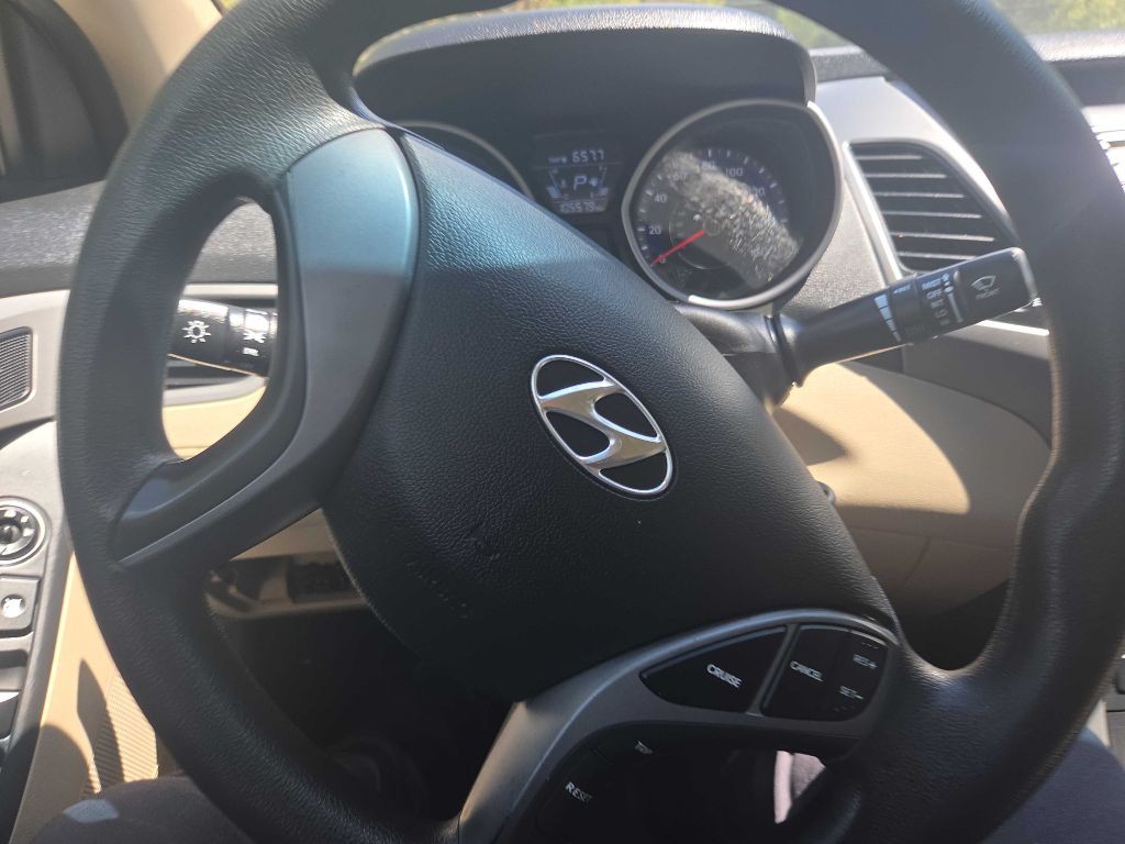 2016 Hyundai Elantra Image 26