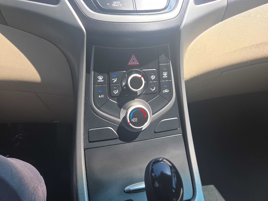 2016 Hyundai Elantra Image 29