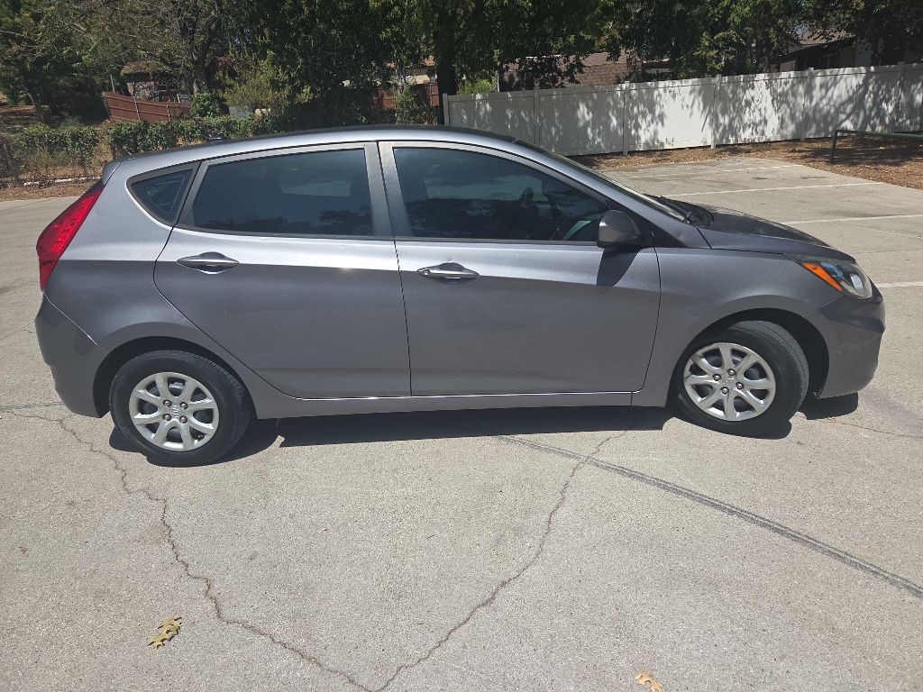2014 Hyundai Accent Image 7