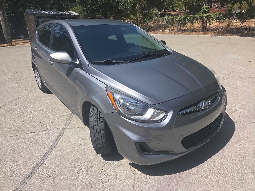 2014 Hyundai Accent Image 8