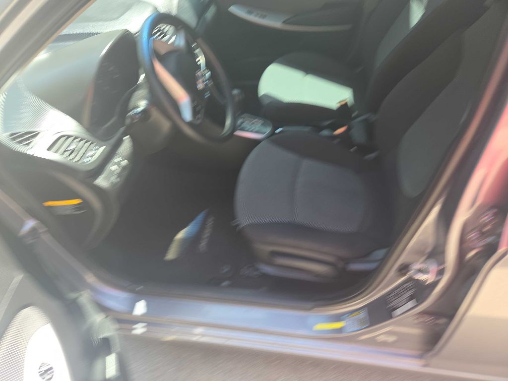 2014 Hyundai Accent Image 16