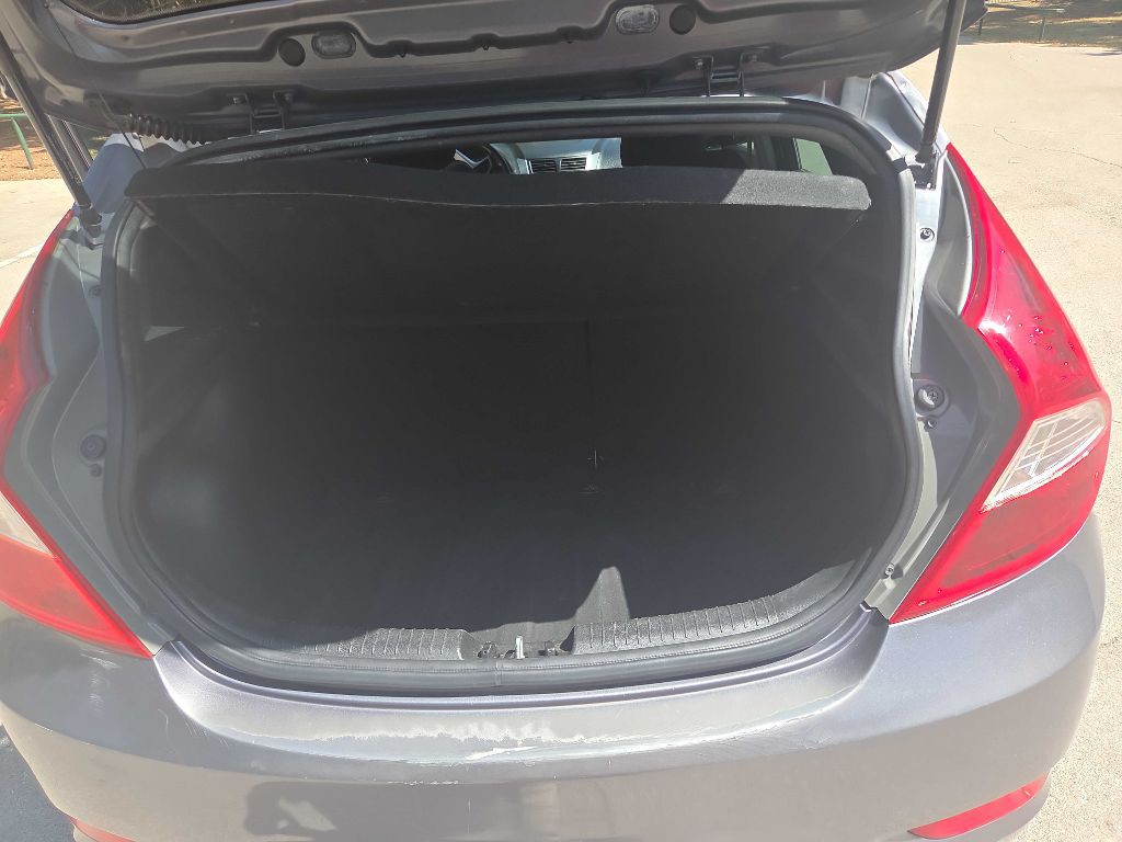 2014 Hyundai Accent Image 21