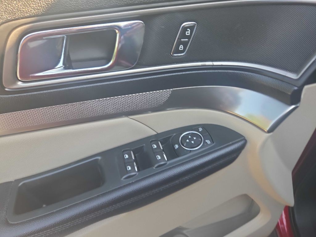 2018 Ford Explorer Image 18