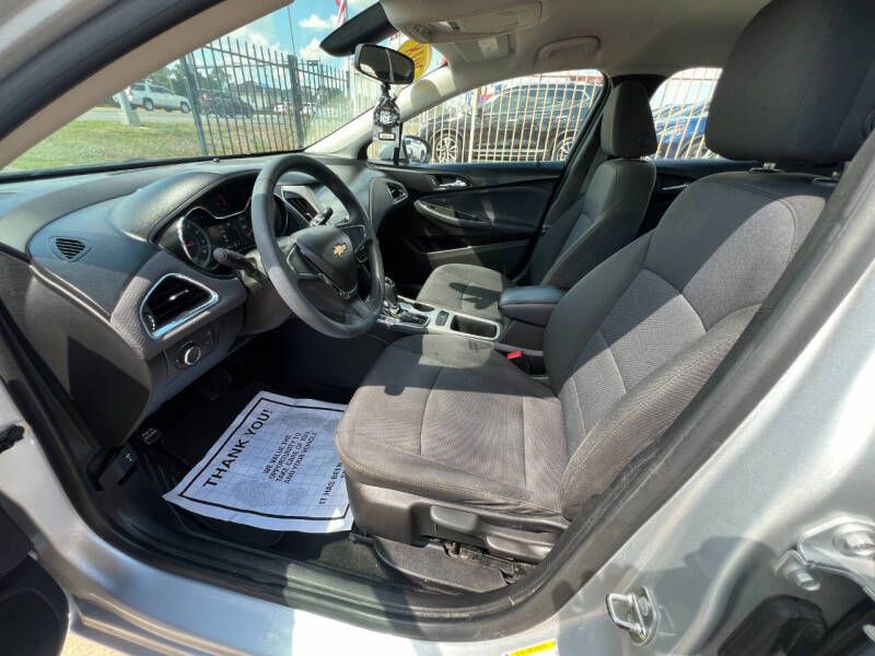 2018 Chevrolet Cruze Image 7