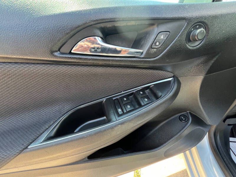 2018 Chevrolet Cruze Image 12