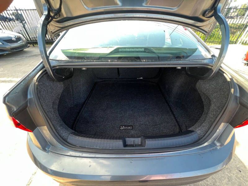 2019 Volkswagen Jetta Image 14