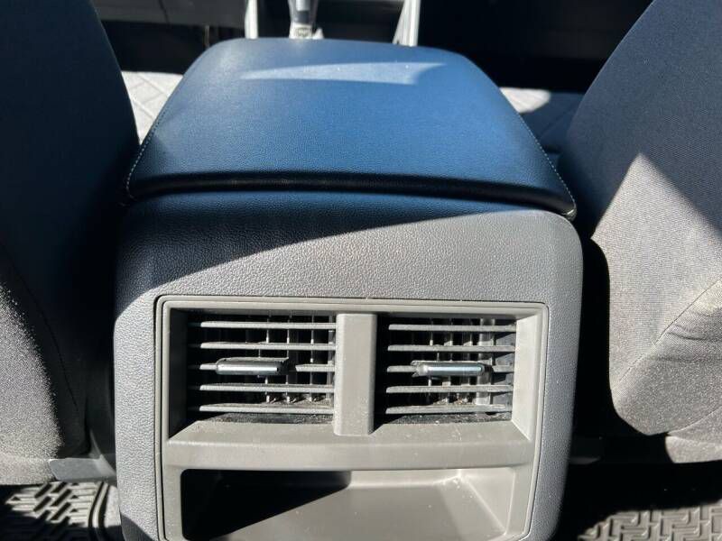 2020 Volkswagen Atlas Cross Sport Image 16