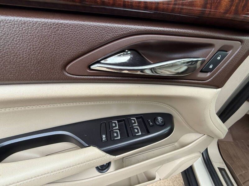 2014 Cadillac SRX Image 16