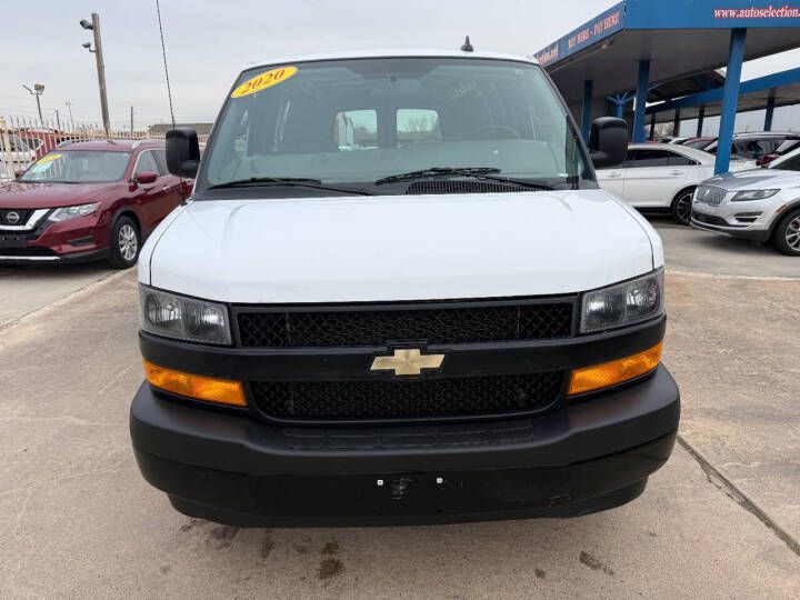 2020 Chevrolet Express Image 3