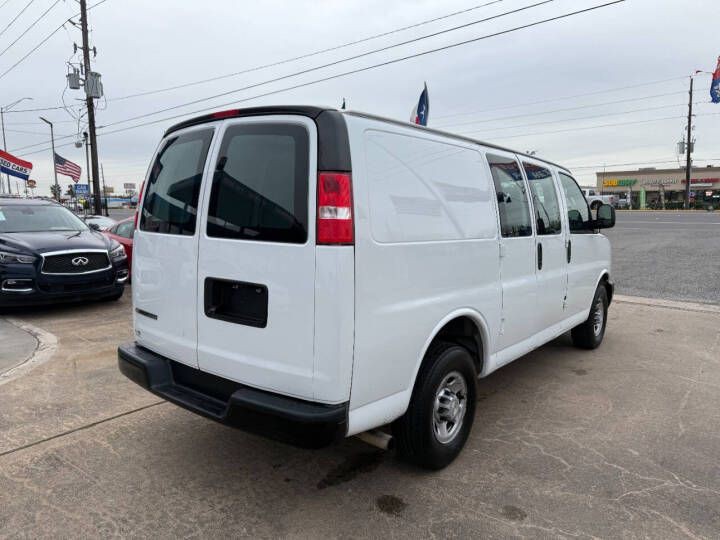 2020 Chevrolet Express Image 6