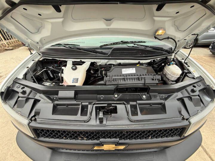 2020 Chevrolet Express Image 15