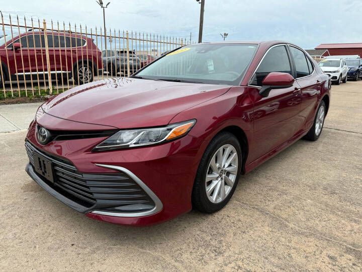 2022 Toyota Camry Image 2