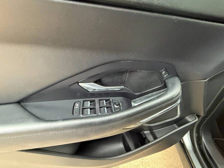 2018 Jaguar E-pace Image 15