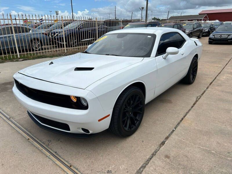 2020 Dodge Challenger Image 2