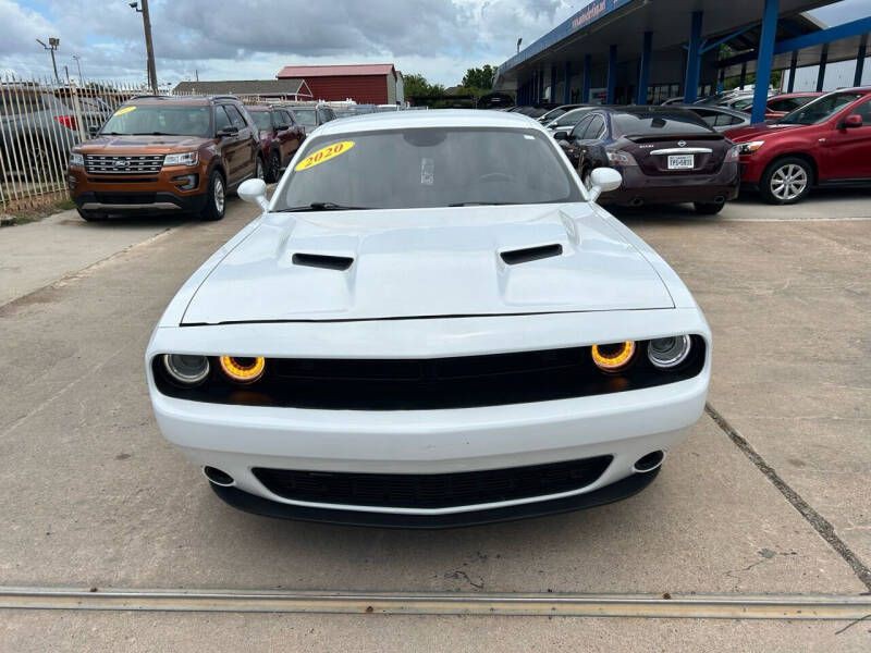 2020 Dodge Challenger Image 3