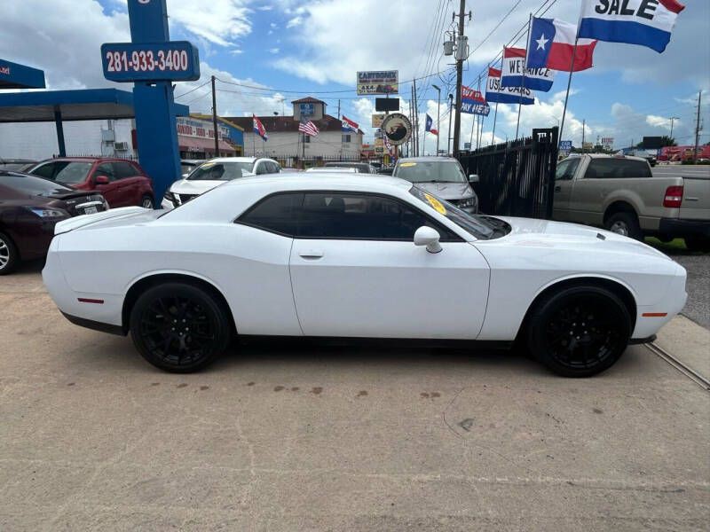 2020 Dodge Challenger Image 4