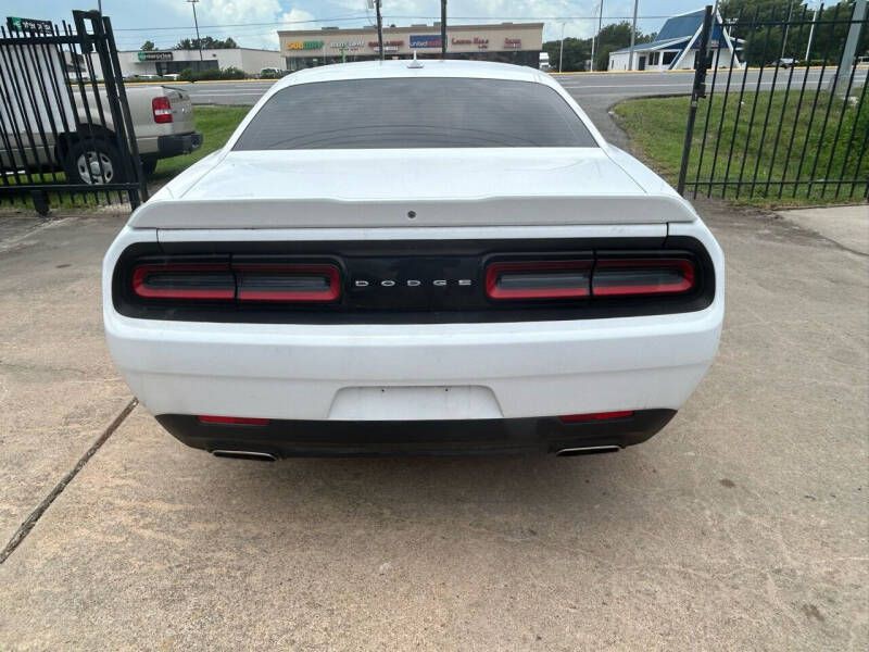 2020 Dodge Challenger Image 8