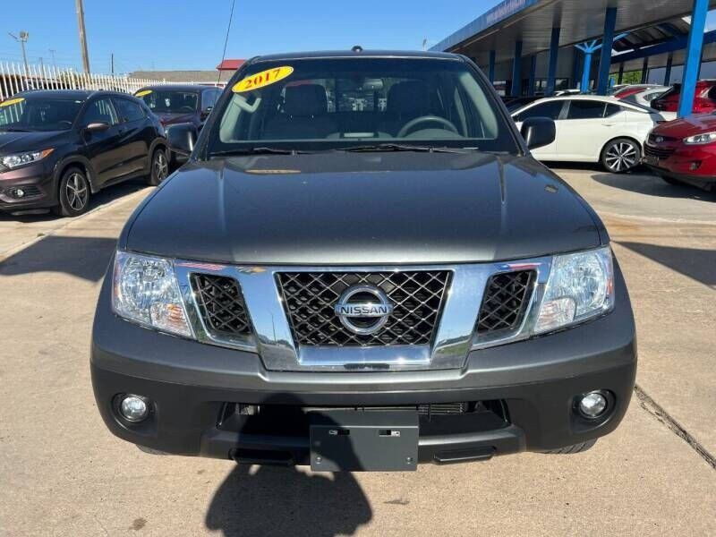 2017 Nissan Frontier Image 3