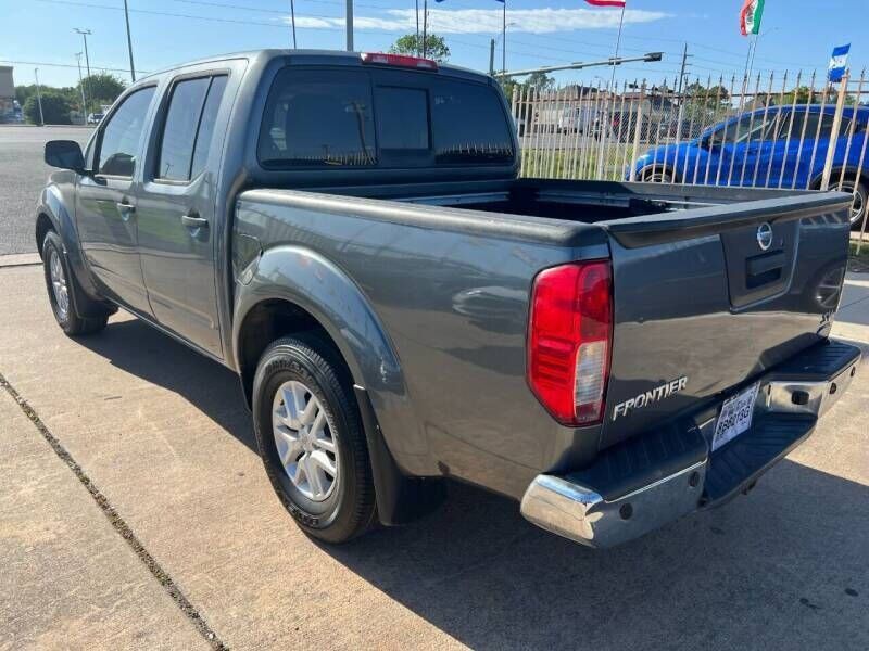 2017 Nissan Frontier Image 6