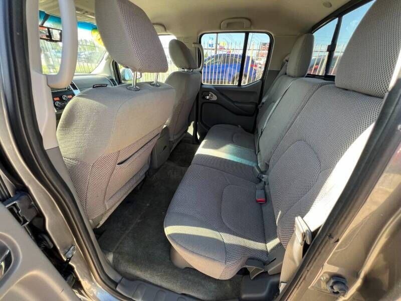 2017 Nissan Frontier Image 12