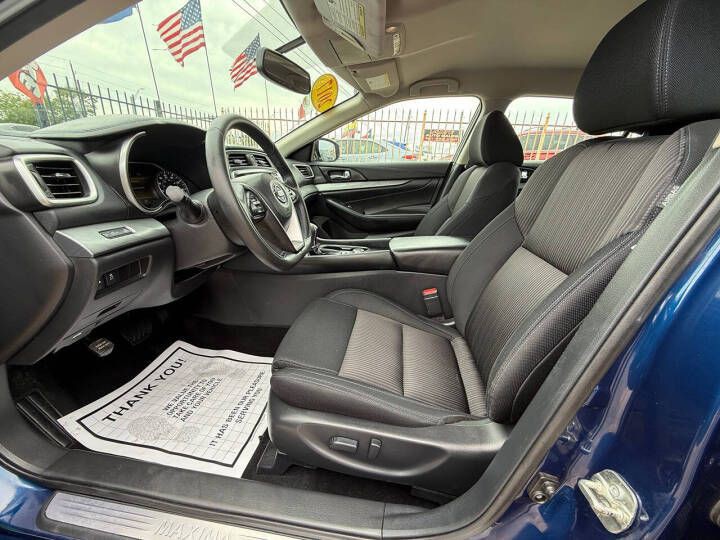 2017 Nissan Maxima Image 9