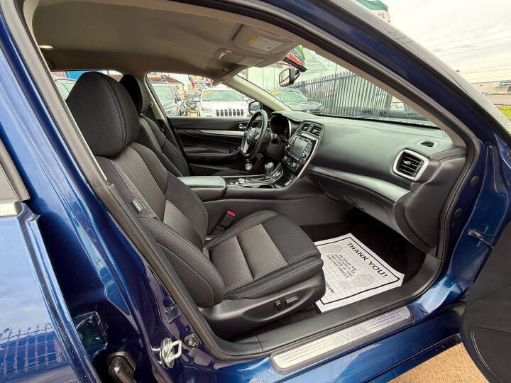 2017 Nissan Maxima Image 10