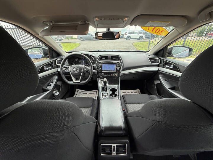 2017 Nissan Maxima Image 11