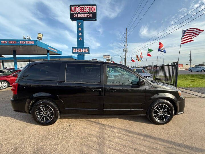 2017 Dodge Grand Caravan Image 5
