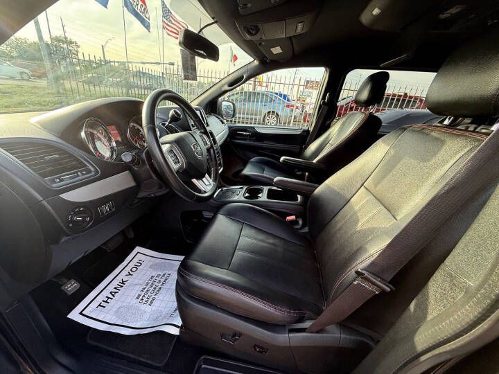 2017 Dodge Grand Caravan Image 9