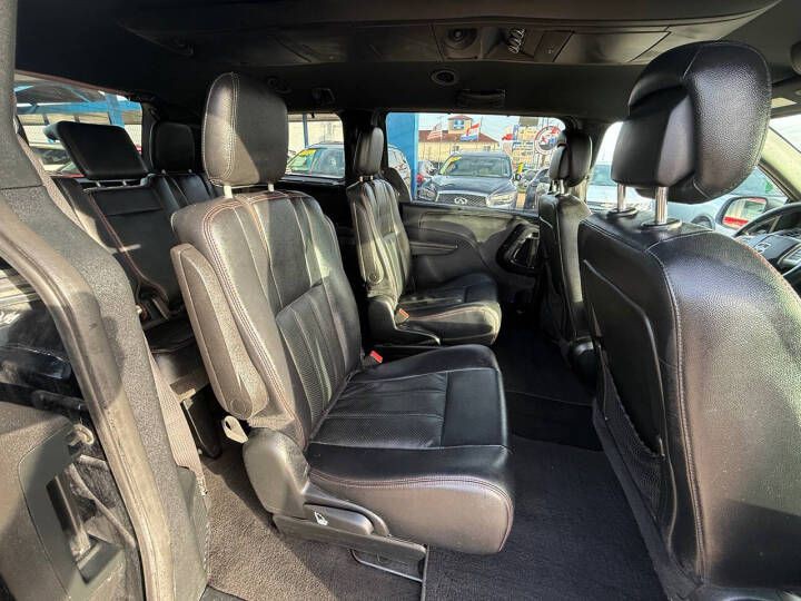 2017 Dodge Grand Caravan Image 13