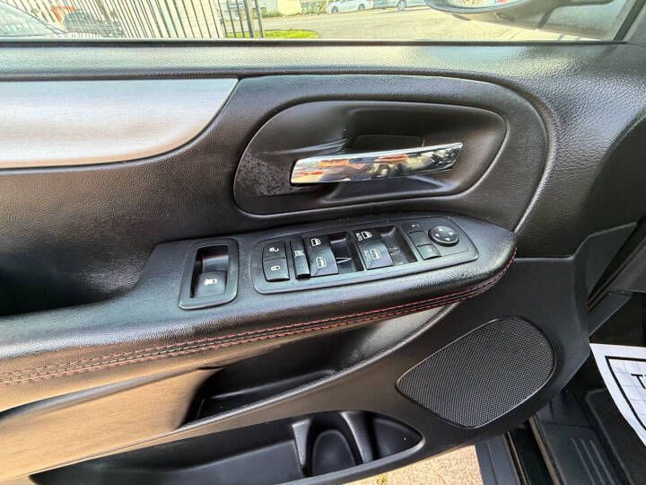 2017 Dodge Grand Caravan Image 17