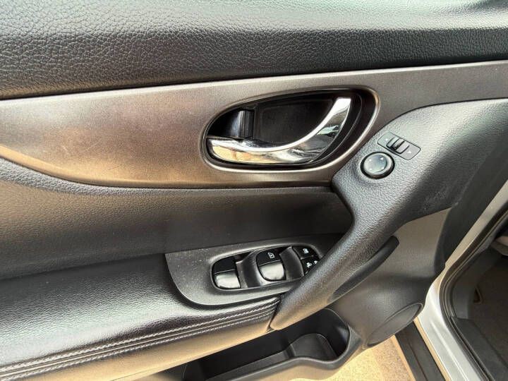2015 Nissan Rogue Image 15