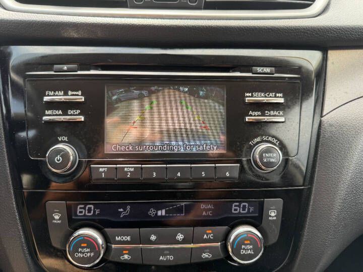 2015 Nissan Rogue Image 19