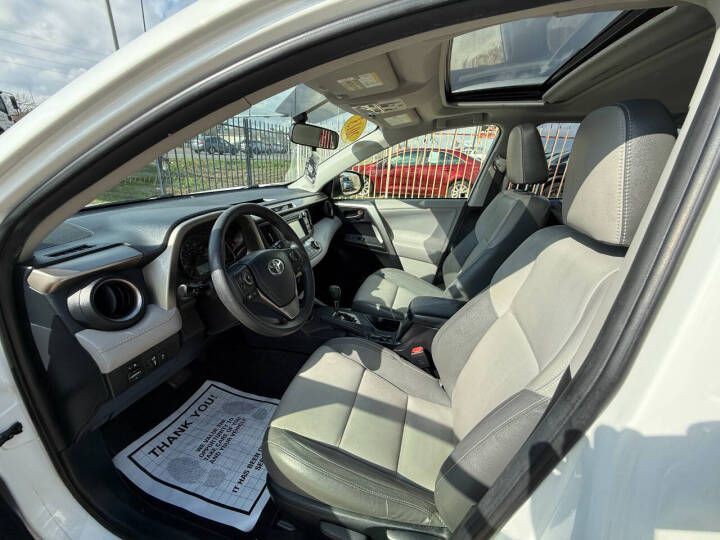 2013 Toyota Rav4 Image 9