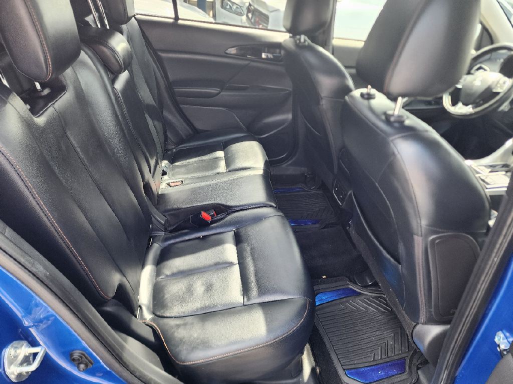 2019 Mitsubishi Eclipse Image 11