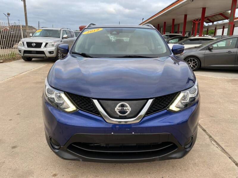2019 Nissan Rogue Image 3