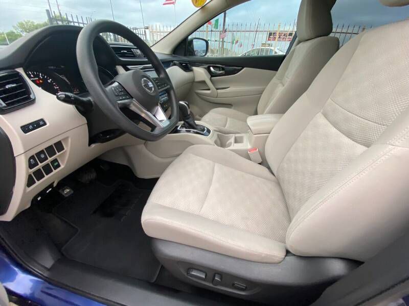 2019 Nissan Rogue Image 9