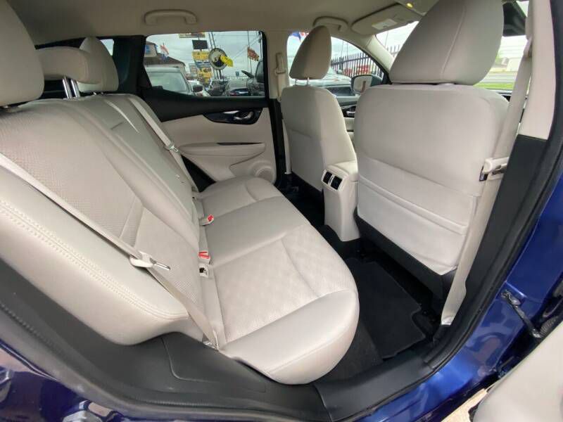 2019 Nissan Rogue Image 12