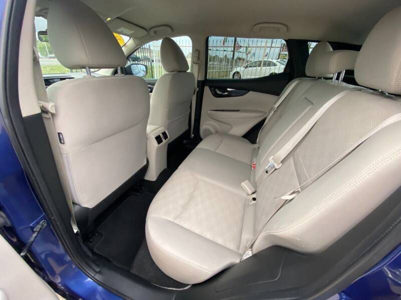 2019 Nissan Rogue Image 13