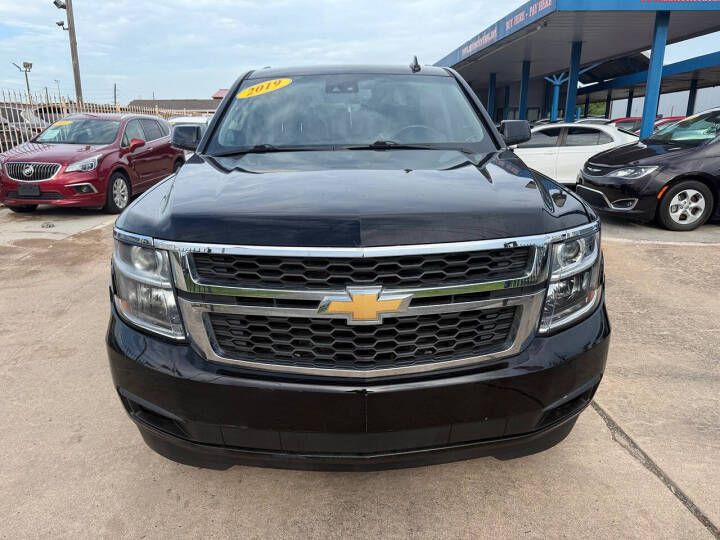 2019 Chevrolet Tahoe Image 3