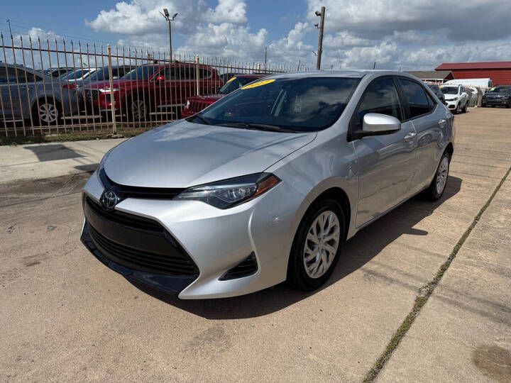 2017 Toyota Corolla Image 2