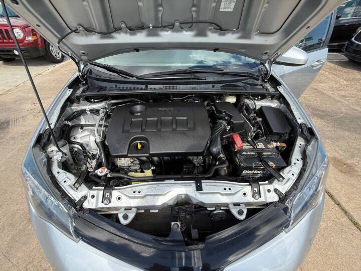 2017 Toyota Corolla Image 16