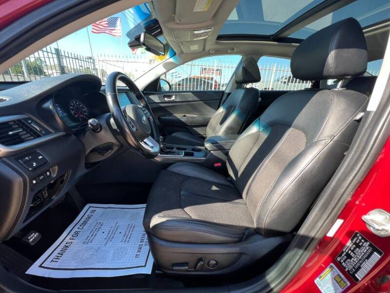 2019 Kia Optima Image 9